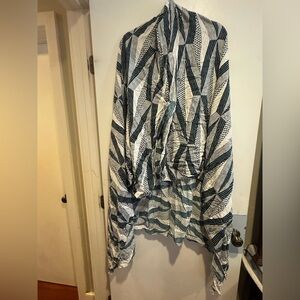 Manaola Black and White Swim Sarong